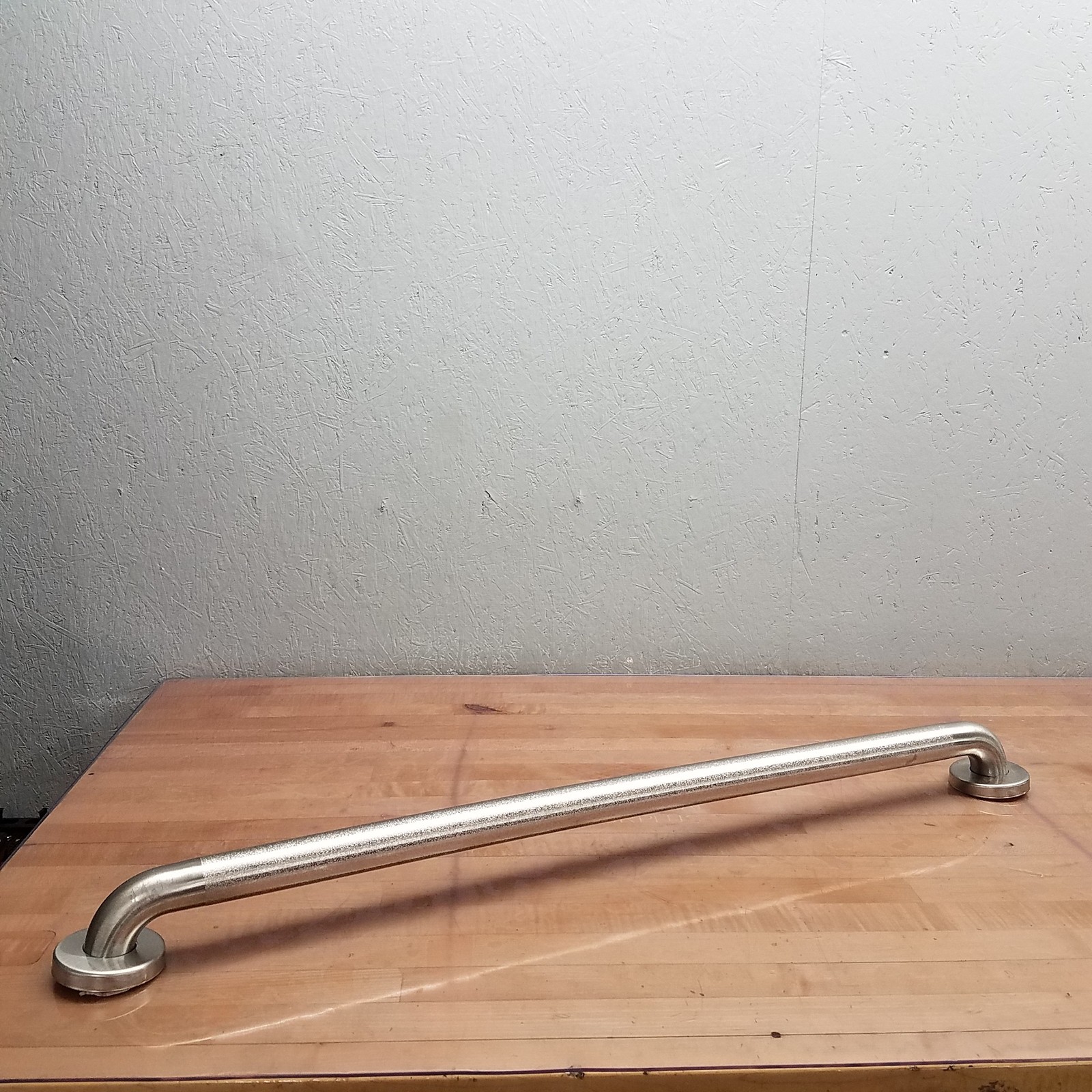 Bobrick B-6806.99X36 Straight Grab Bar, 1-1/2″ DIA X 36″ Length, Peened Grip