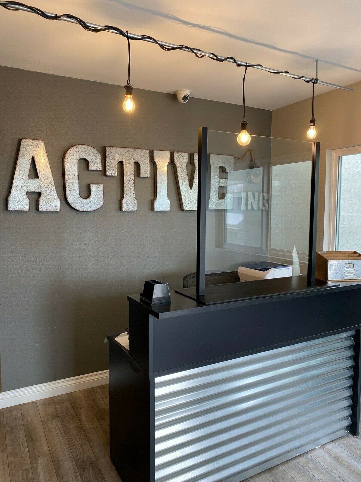 Protective Office Partition, KEEP YOUR EMPLOYEE SAFE AT WORK WITH A SNEEZE GUARD
