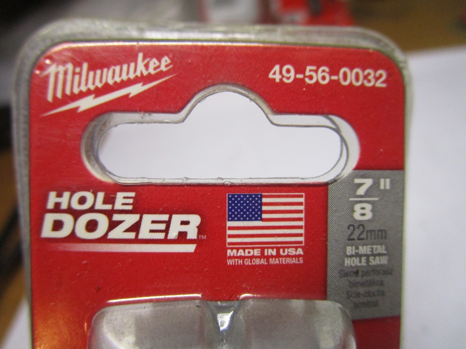 Milwaukee HOLE DOZER Hole Saw 49-56-0032 – 6 TPI – 7/8 in Diameter – Bi-Metal