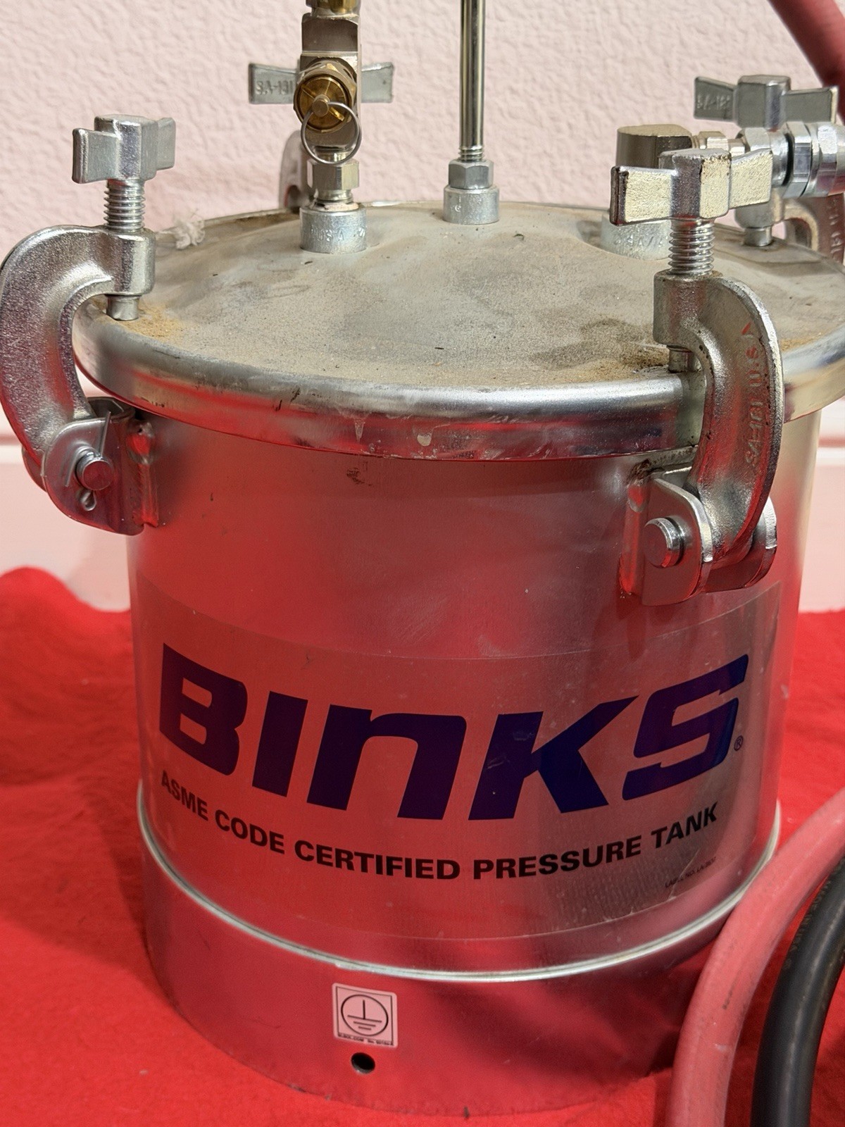 Binks Asme 83C-210 Code Certified Pressure Tank, 2.8 Gallon & Hose
