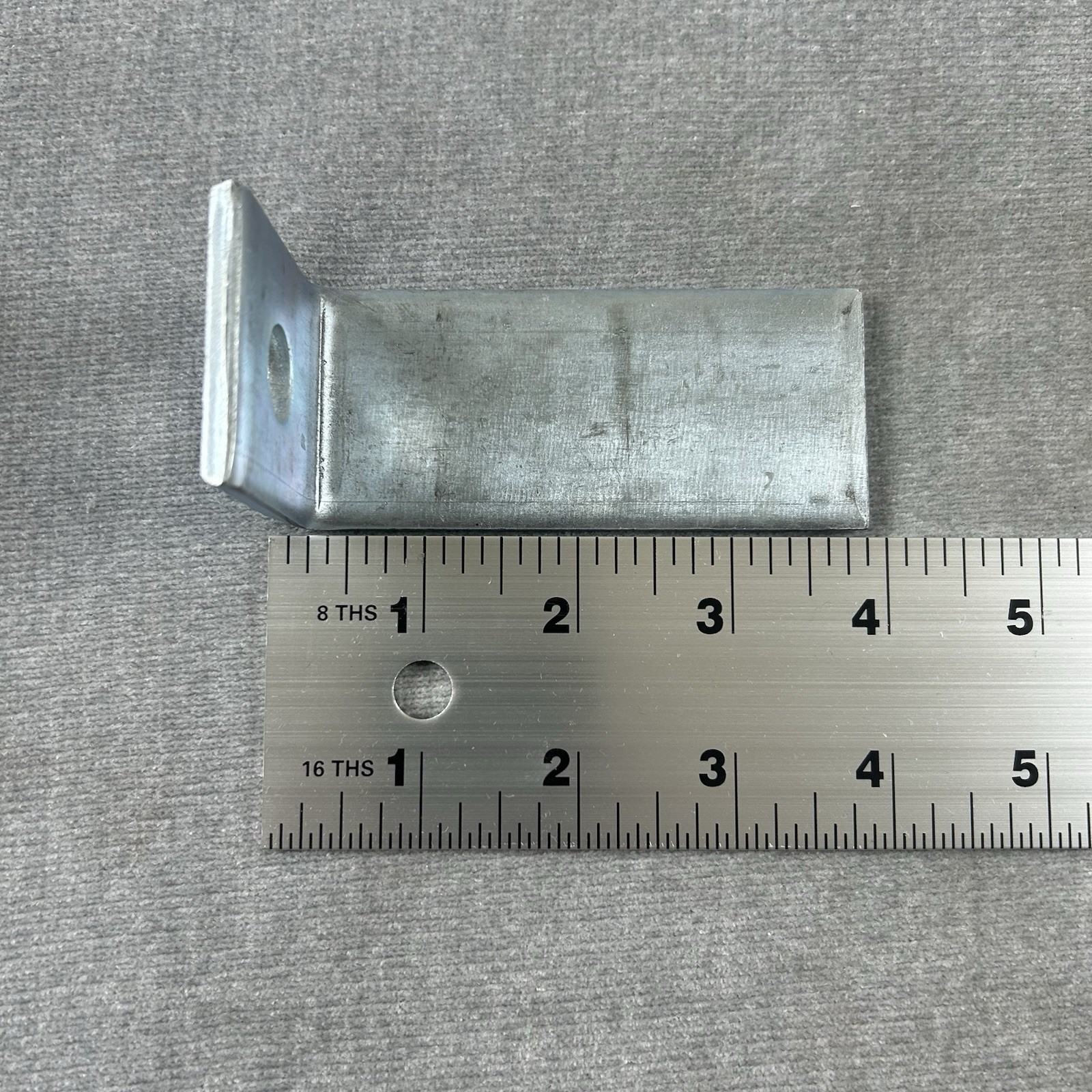 Eaton B-Line B420-378ZN 1-Hole Zinc Corner Angle Strut Bracket – 1 Count