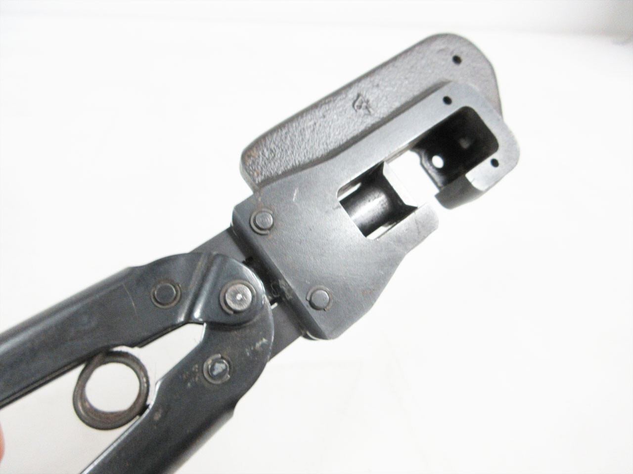 AMP 69710-1 -E HAND CRIMP TOOL C-HEAD FRAME NO DIE INSTALLED ~ TYCO