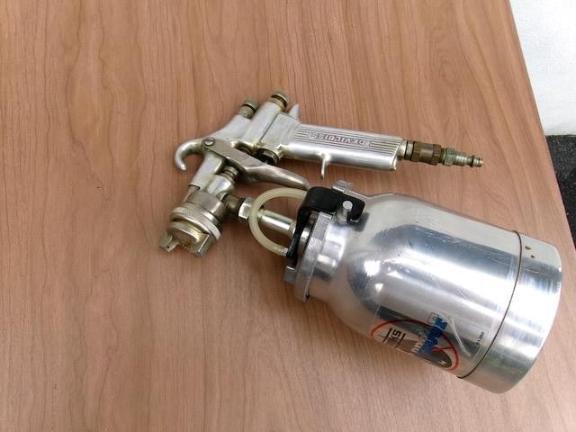 DEVILBISS TYPE MBC PAINT SPRAY GUN WITH BINKS CANISTER # 30 TIP FREE SHIPPING