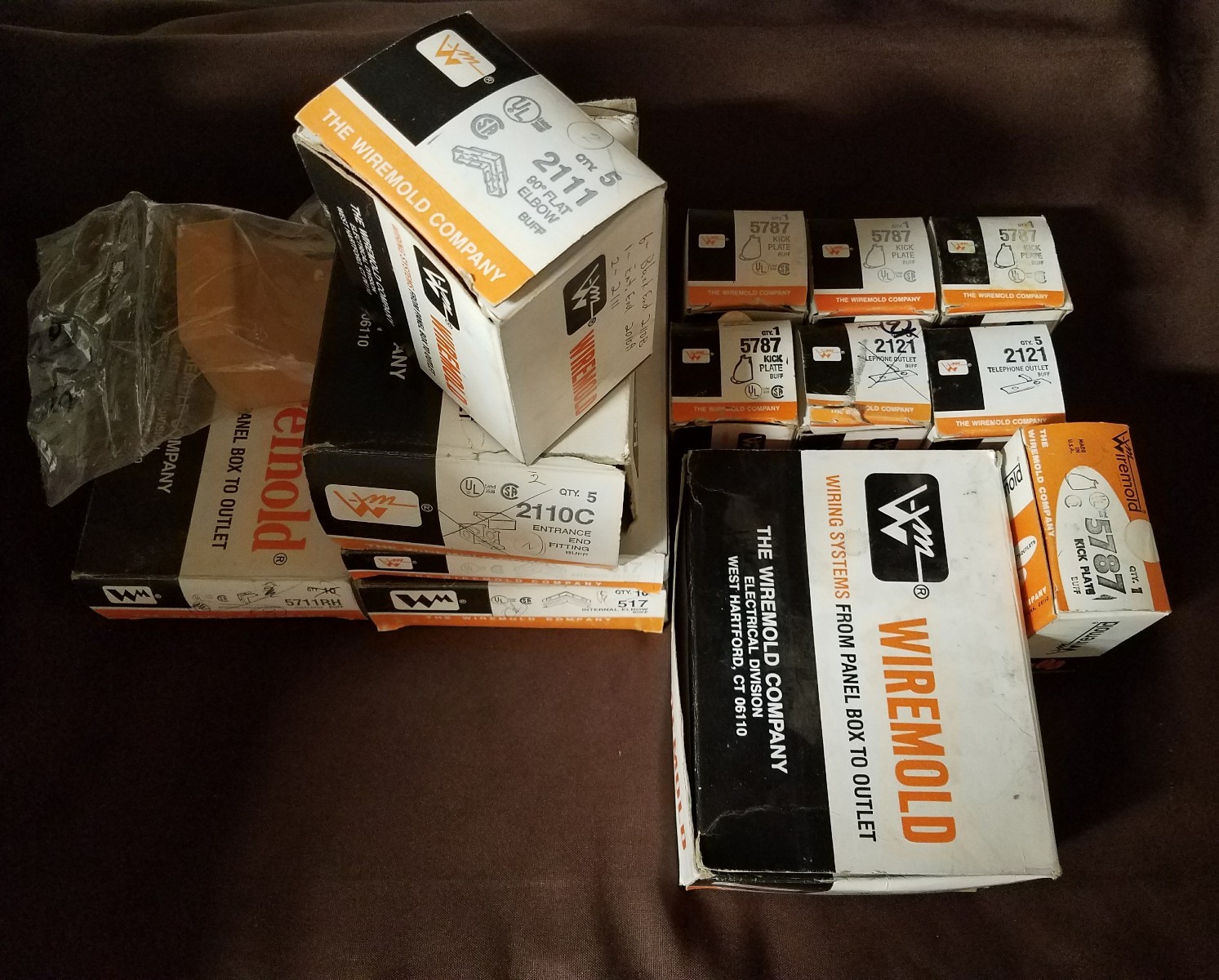 178 Pieces BUFF Wiremold Fittings, Connectors, Elbows, Clips, Covers, Tees