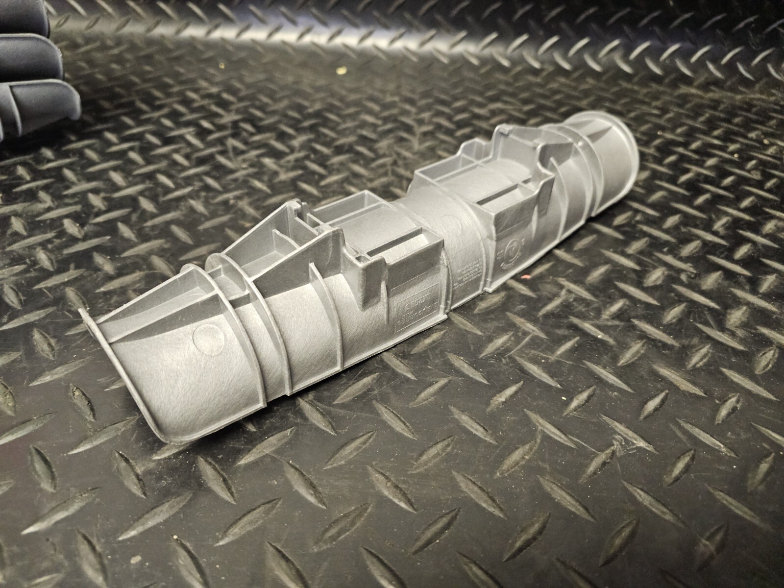 Lot of 5 Insuguard Multi 2.5″ Silver Grey Adaptable Pipe Saddle IM250G