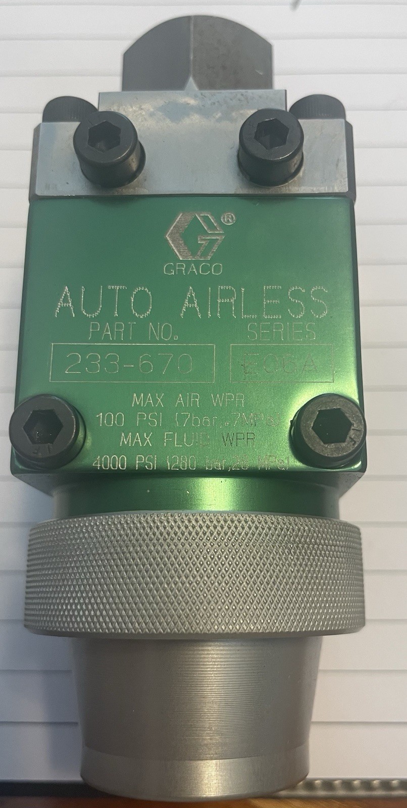 GRACO 233-670 SERIES E06A Auto Airless Brand New, Old Stock.