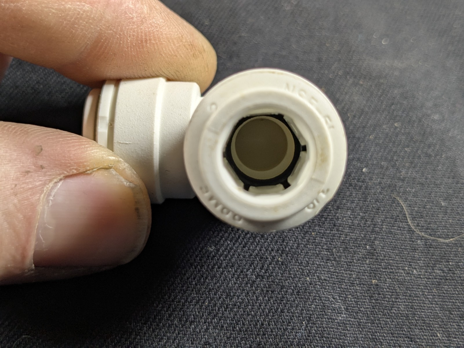 John Guest PP0312WP Push-fit Union 90° Elbow, 3/8″ OD Push To Connect 7 pack