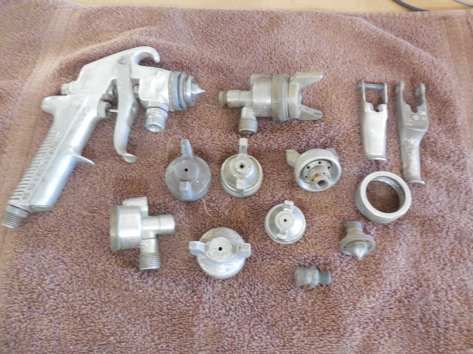 Lot of Spray Gun & Parts DeVilbiss JGA Some Unbranded