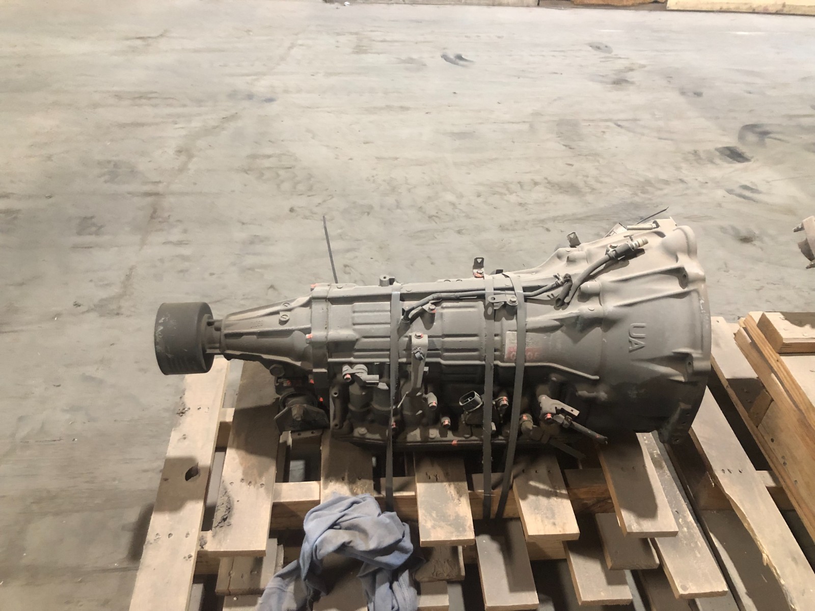 GOOD USED AT TRANSMISSION FOR TOYOTA OR LEXUS 35010-0C050 SERIAL 05MT200668