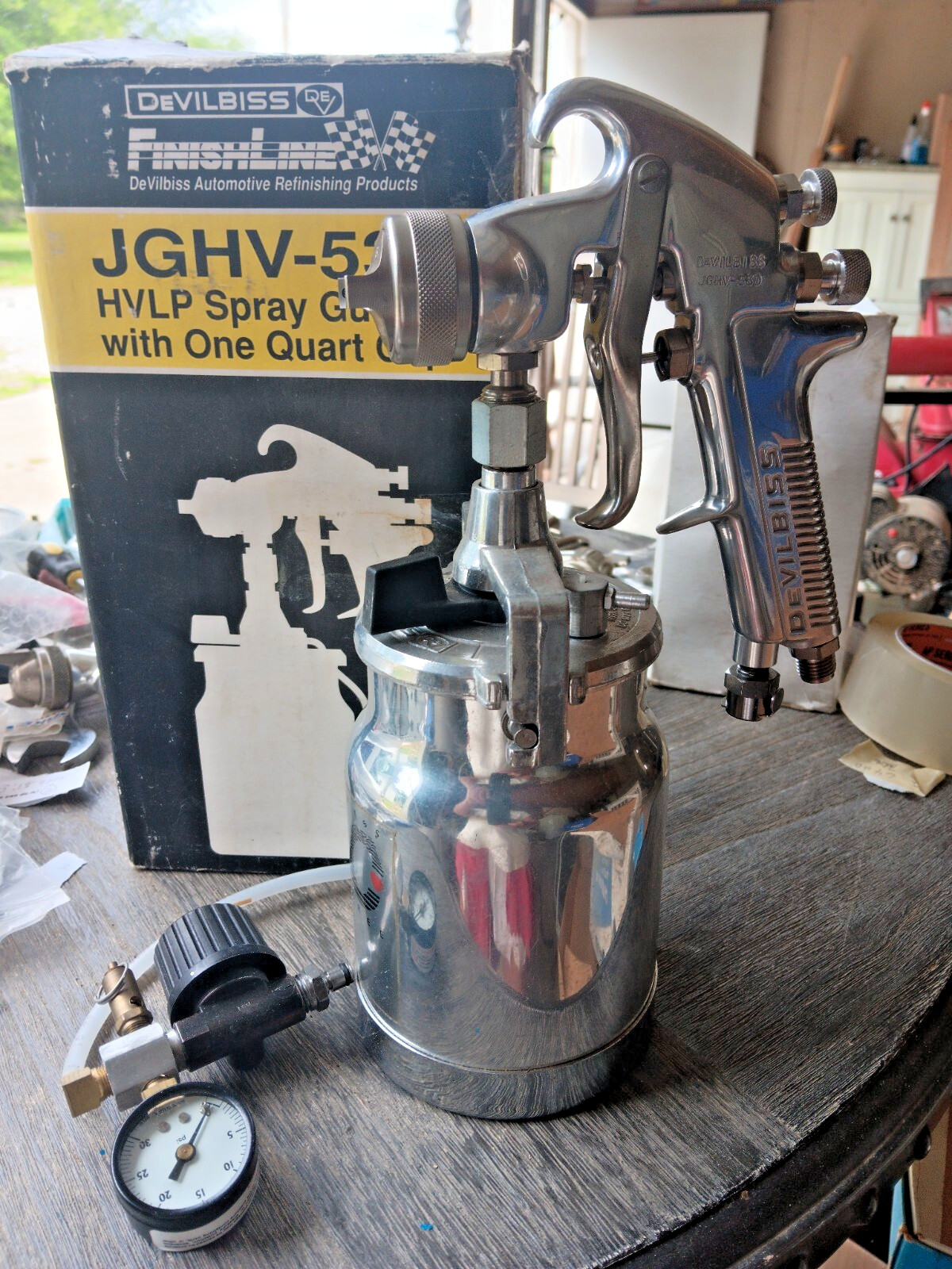 DeVilbiss- JGHV 530 PRESSURE spray gun TLC CUP/REGULATOR COMBO