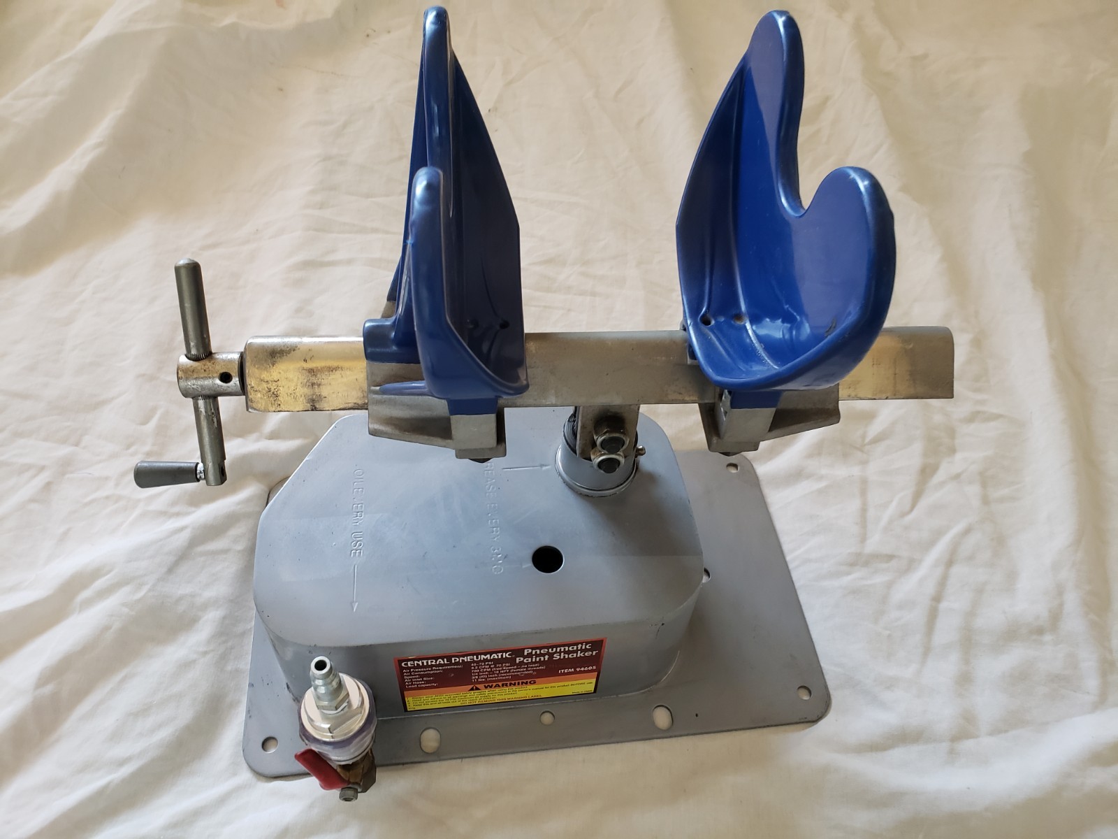 CENTRAL PNEUMATIC PAINT SHAKER 94605