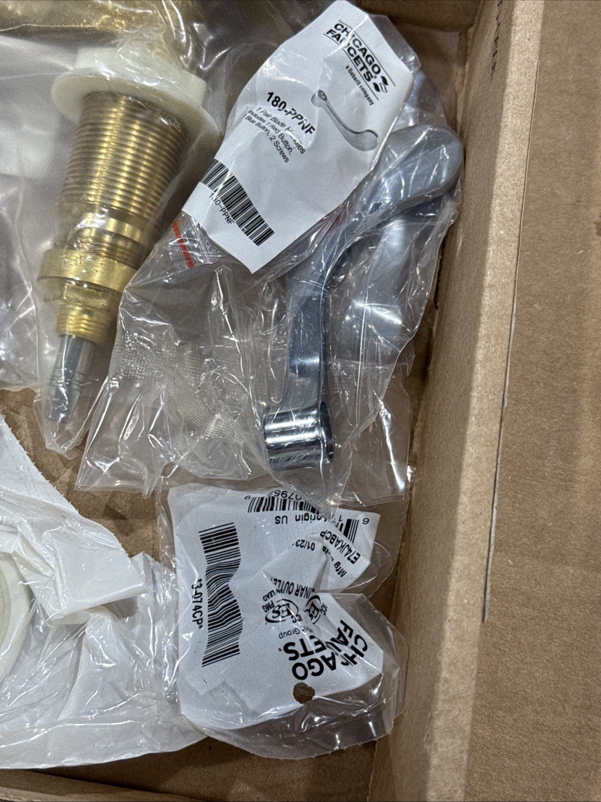 Chicago faucets 404-E74-317XKAB Deck Mounted Sink Faucet Chrome Plated New