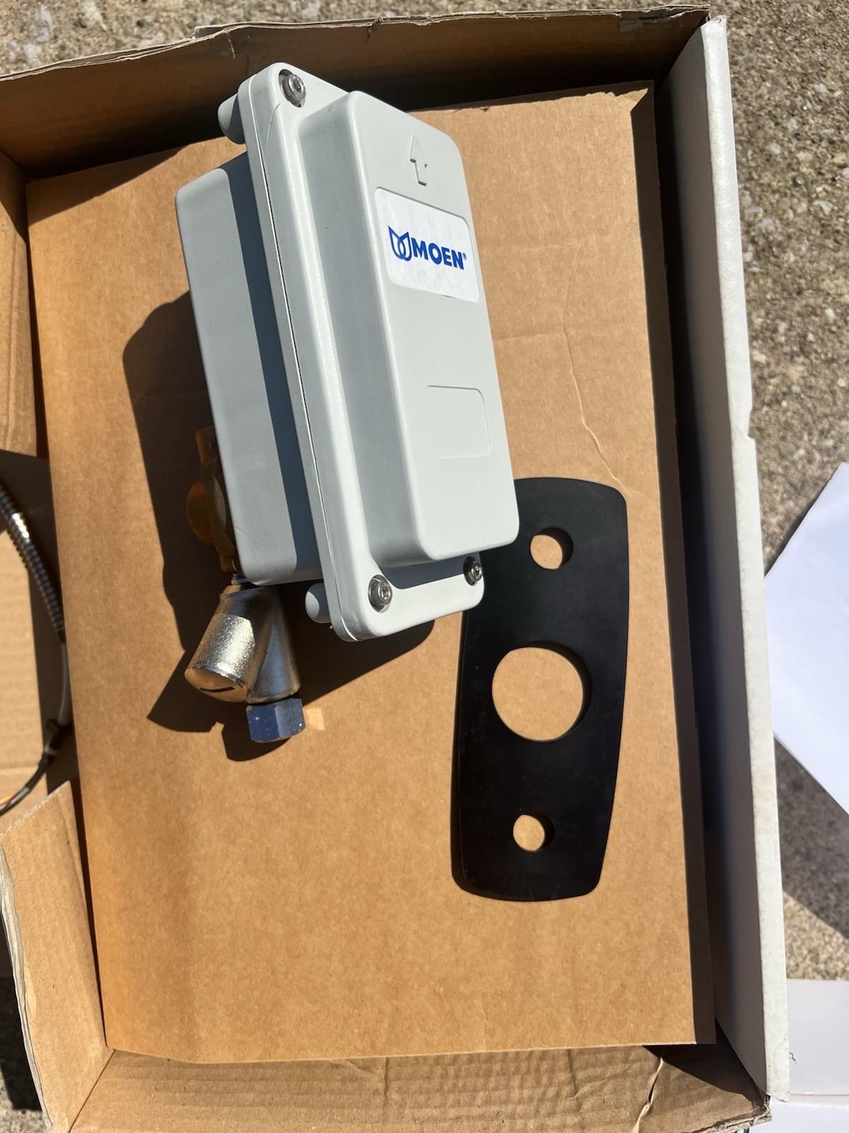 Moen Deck Mount (4 Inch Center) Non Mixing Battery Powered Electronic Faucet
