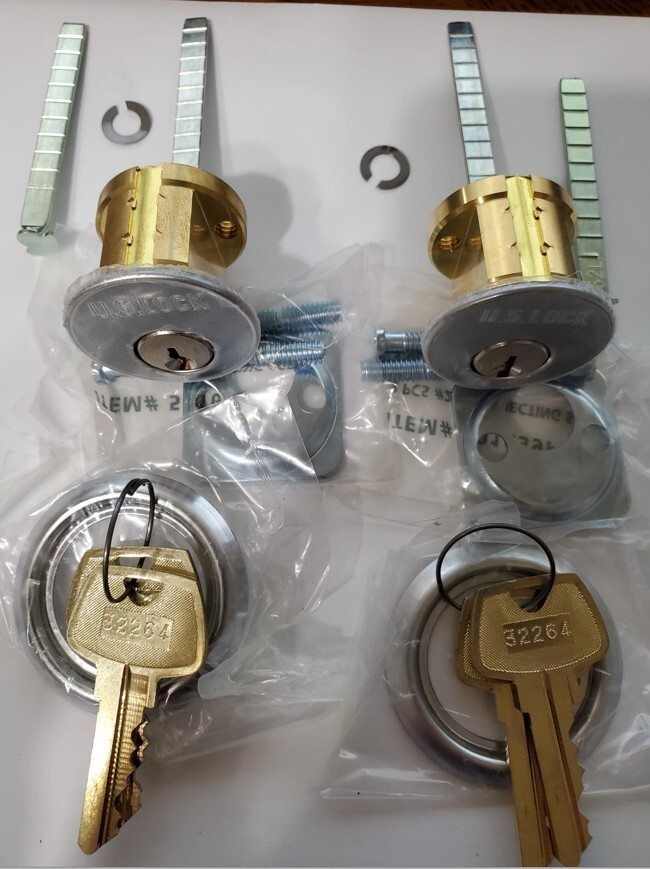 2-Pack, US Lock US1565 LA 26D 1-1/8″ Brass Rim Mortise Cylinder (matching keys)