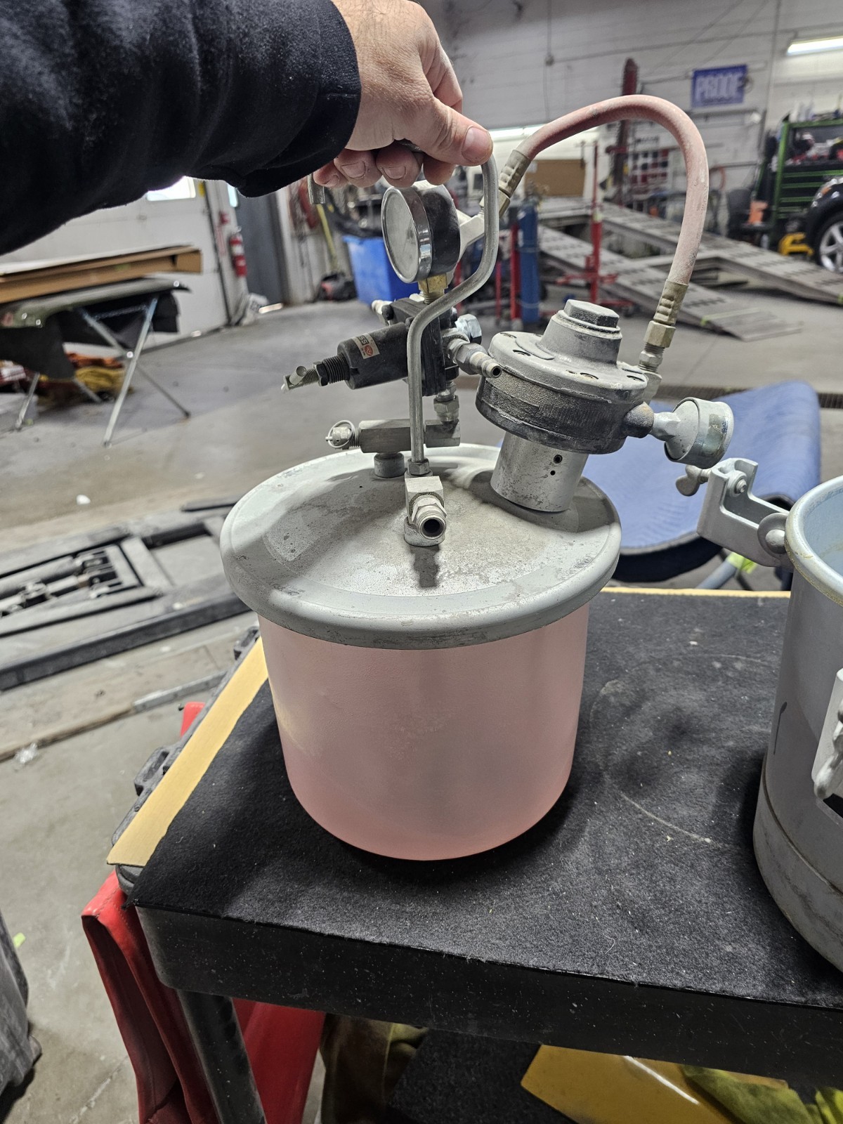 Devilbiss Pressure Pot LA-1731