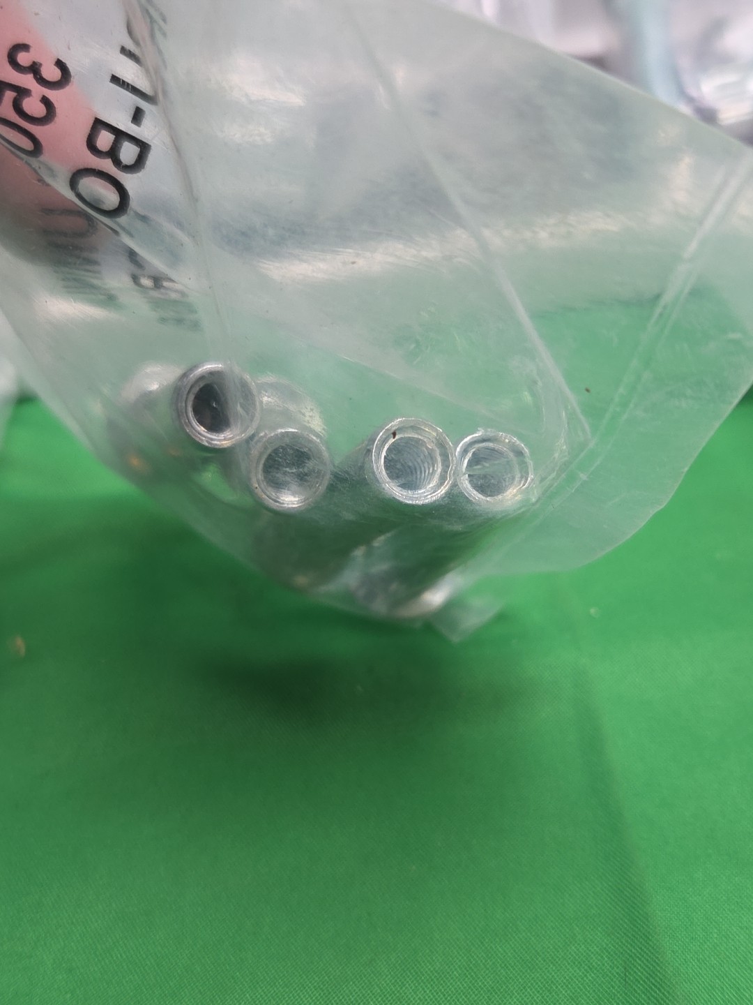 LCN ALUMINUM 35066 THRU-BOLT 4 SCREW BAG SET