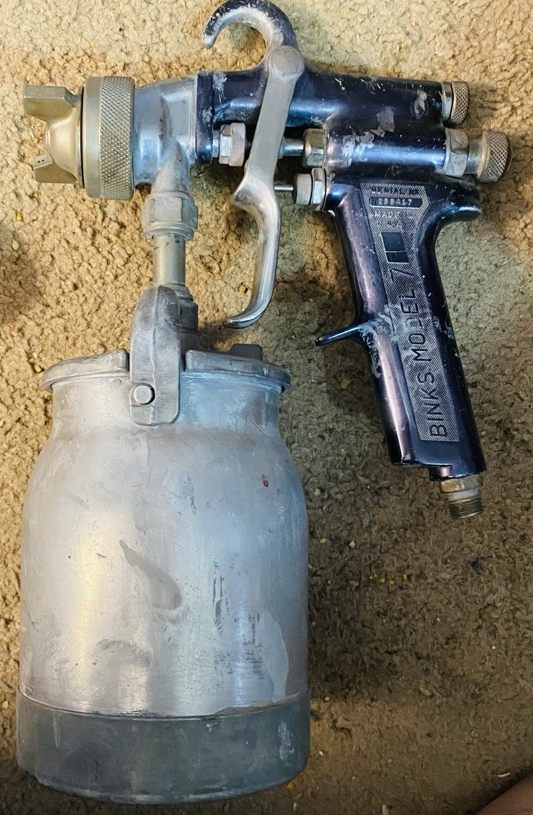 BINKS- MODEL 7 Paint Spray Gun With 36SG Nozzle Paint Cup Included