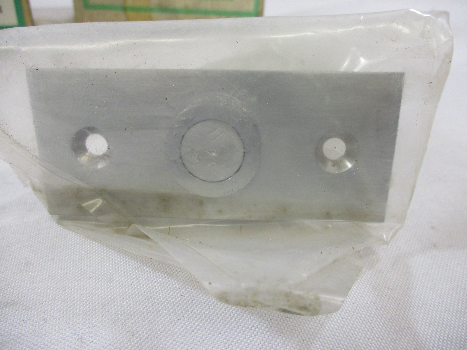 *NEW* (LOT OF 4) QUALITY HARDWARE 1225 DUST PROOF STRIKE