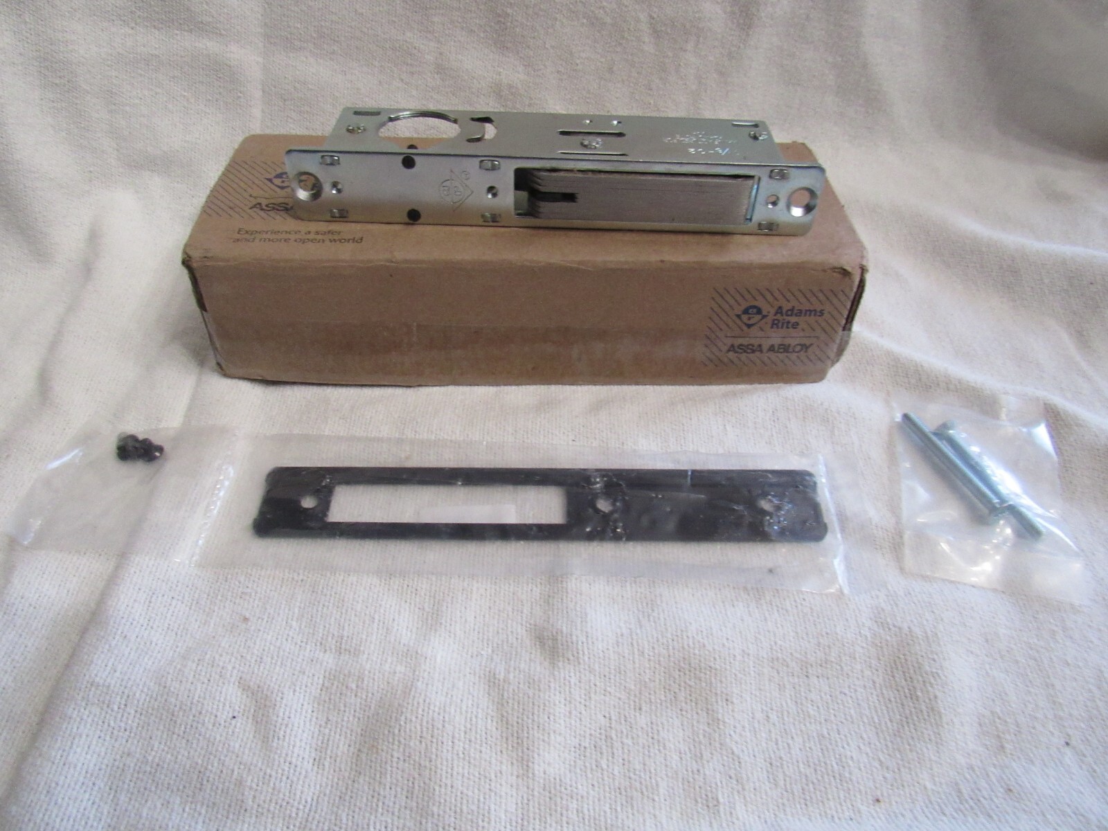 Adams Rite Assa Abloy MS1852S Deadbolt Bevel Faceplate 1-1/8″ Backset LH/RHR