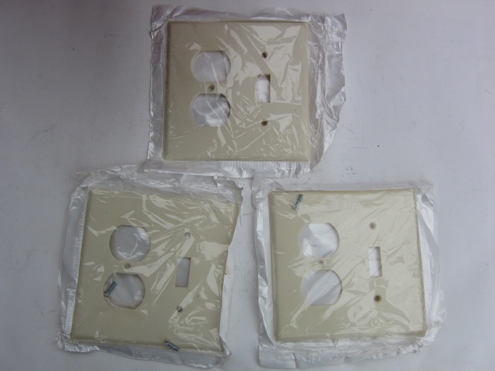 Leviton 80505-A 2-Gang Almond 1-Duplex 1-Toggle Midway Wall Plate Lot of 3, New