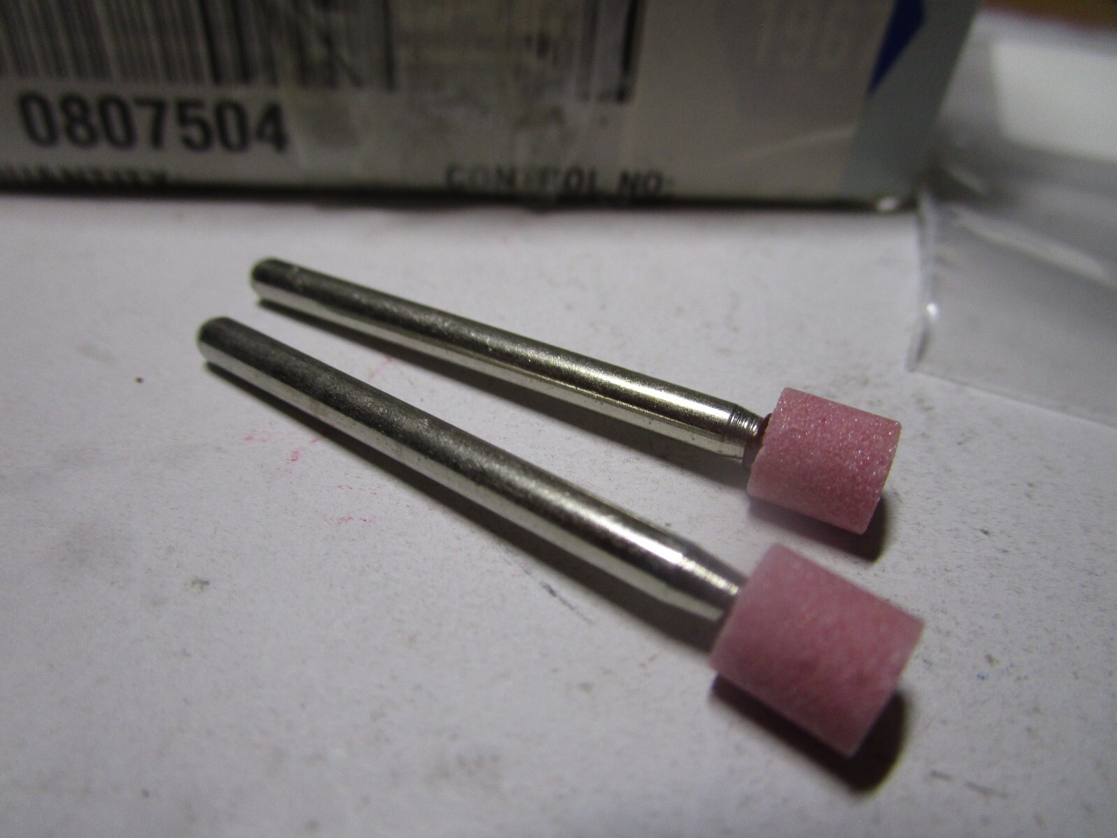 1/4″ x 1/4″ 1/8″ Shank W160 Shape Pink Medium Grit Blackstone® Mounted Pt QTY 25