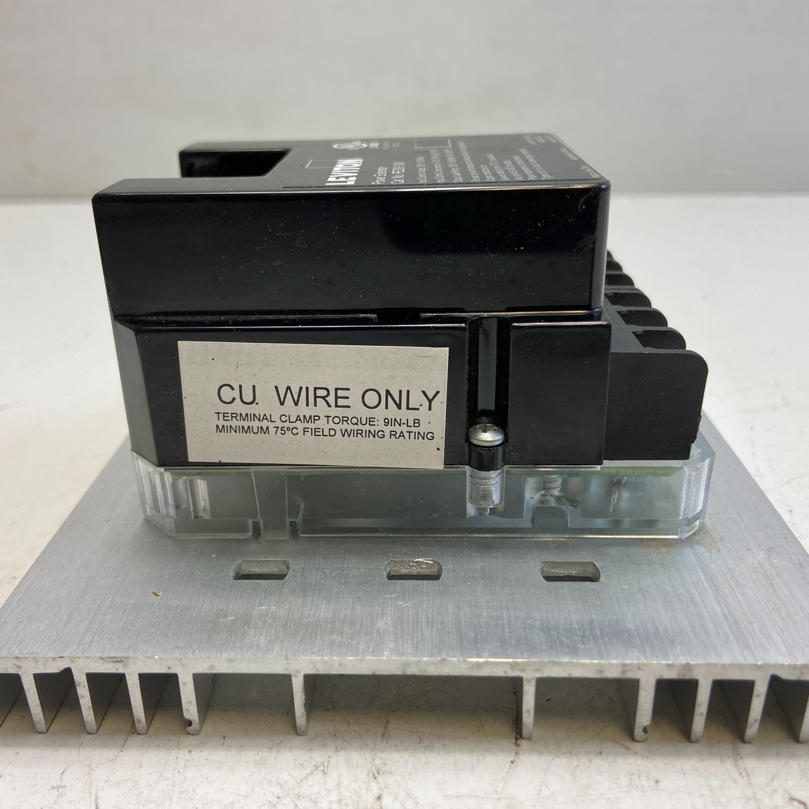 LEVITON PE200-10W POWER EXTENDER 120VAC