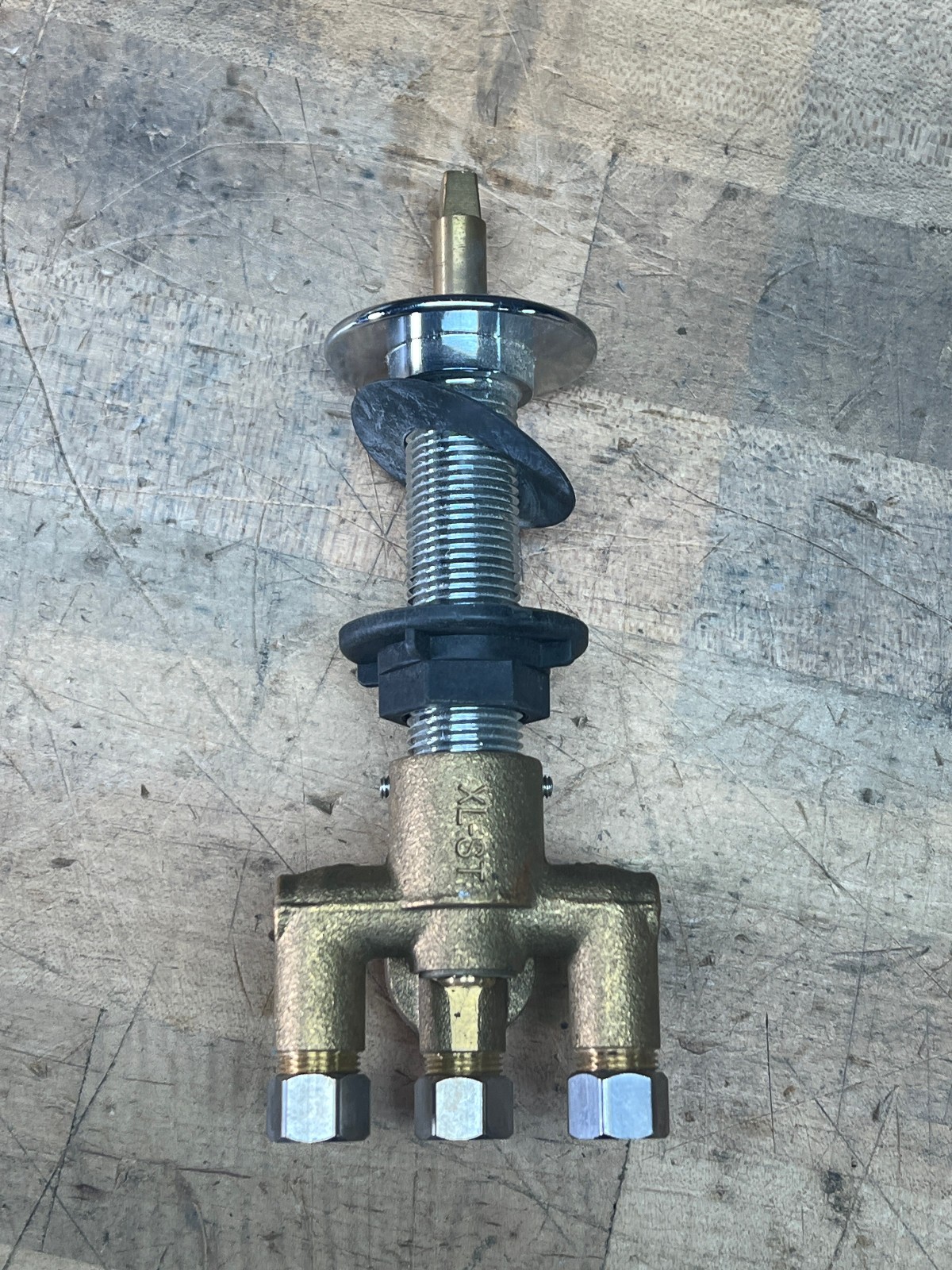 ZURN XL 2K – MIXING VALVE, BRASS , SENSOR FAUCETS, P6900 ADM XL – NEW OLD STOCK