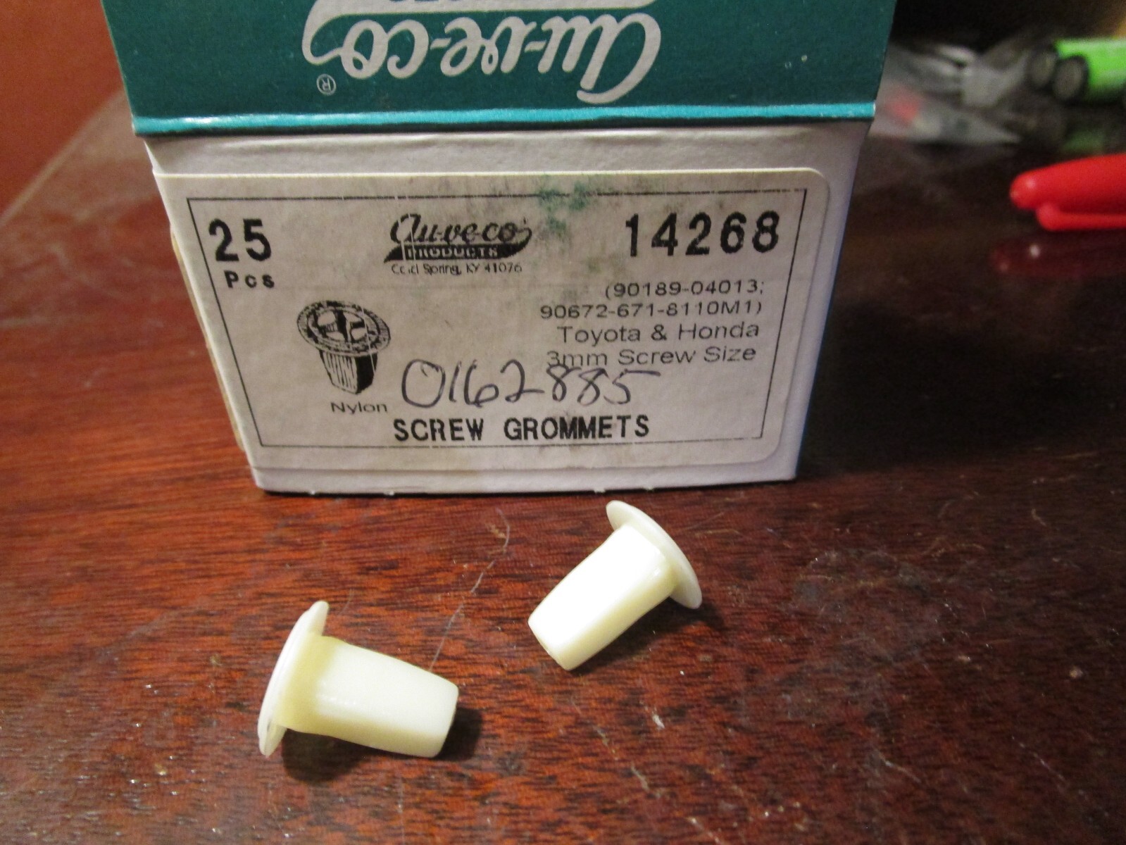 Auveco # 14268 Honda And Toyota Screw Grommet #6 Screw Size Qty 25