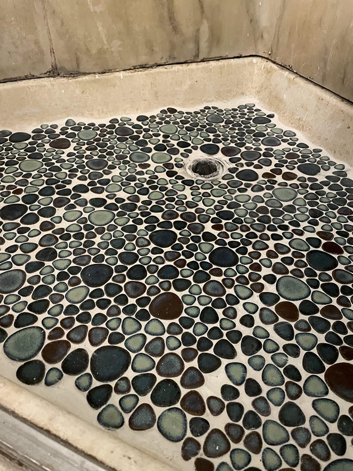 Hominter Artisan Pebble Mosaic Tile Sheet Irregular Blue Green Stone-Look