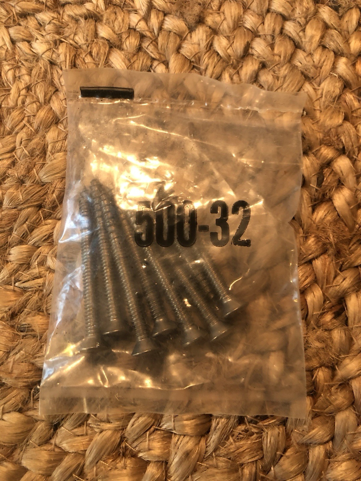 Mounting screws for a Von Duprin 88 Series exit device 500-32