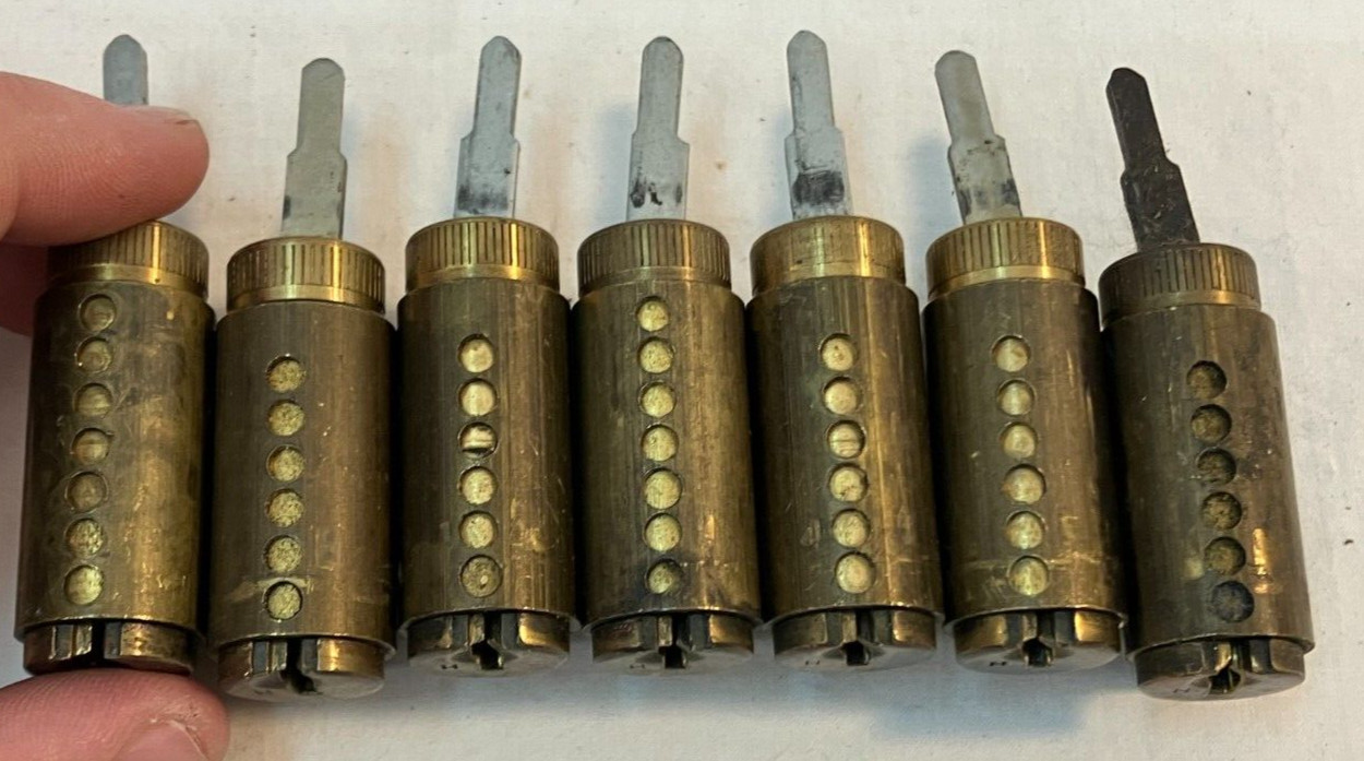7 Arrow Key in Knob Cylinder 6 Pin Keyed, Used brass. “h” NO KEYS