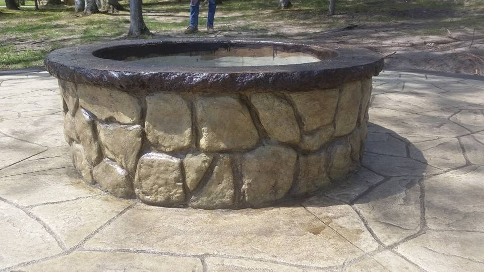 Concrete Fire Pit & Seat Wall Form Liner – Boulder Face (Long-75″)
