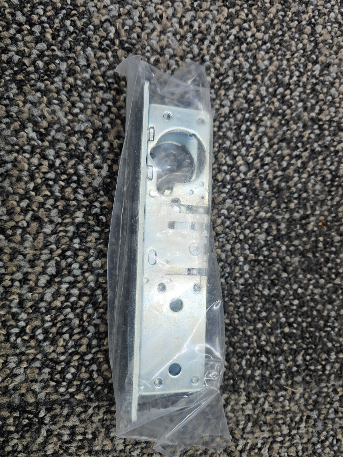 Assa Abloy Adams Rite 4513-26 Standard Duty Deadlatch Body Only, Zinc Plated