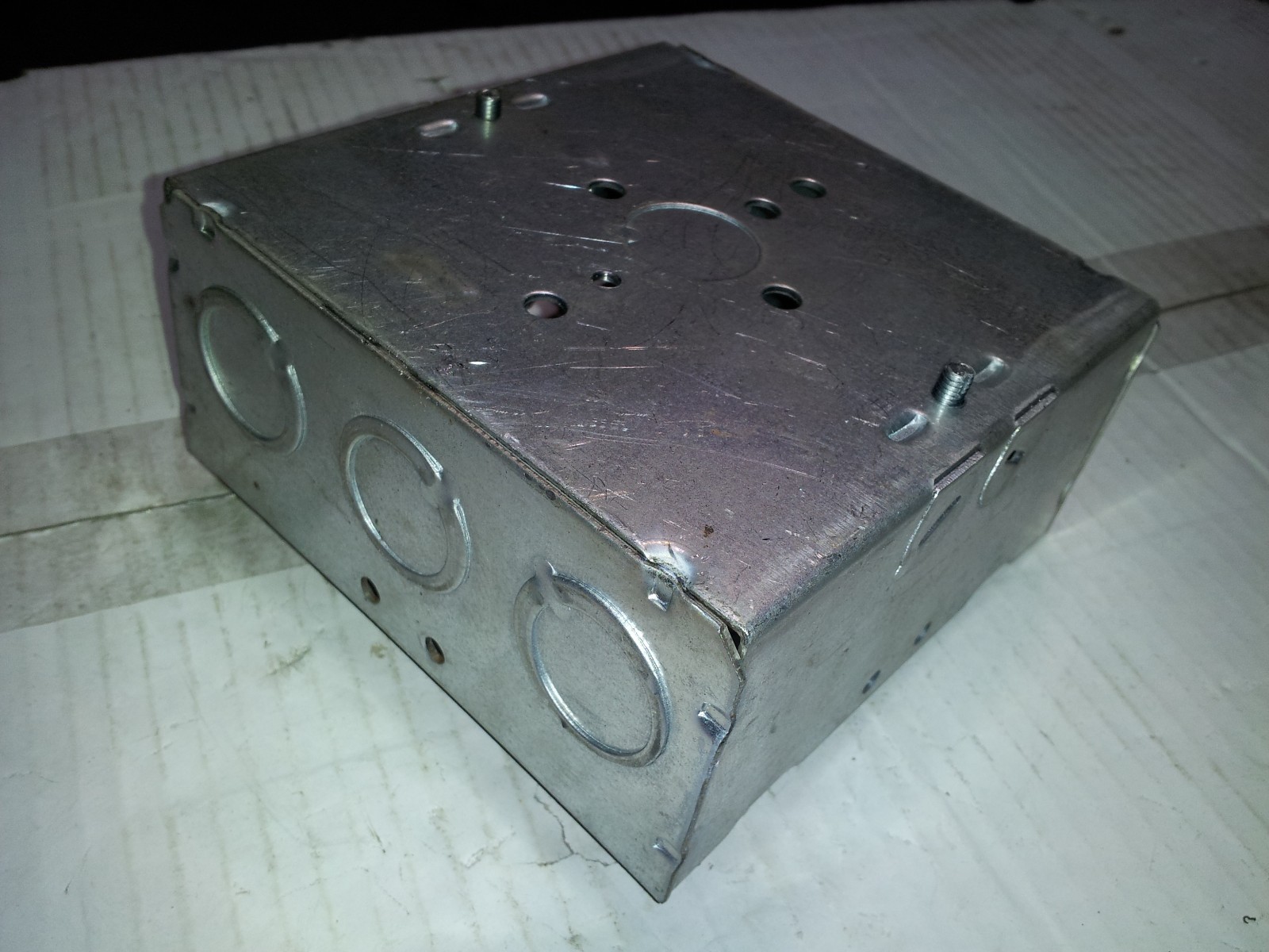 (24) 4-11/16″ Square Welded Electrical Box 2-1/8 Deep MC/BX Clamps ~Raco 252