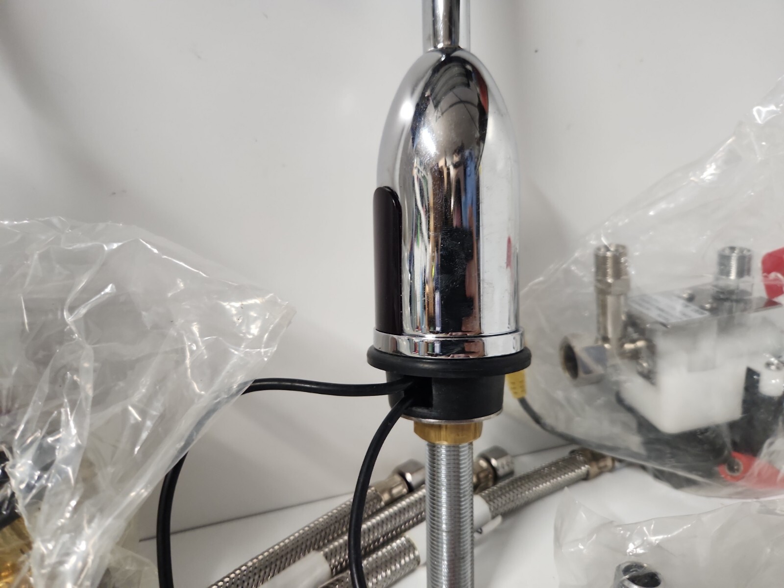 Speakman Sensorflo S-9129-CA Battery Powered Sensor Chrome Gooseneck Faucet READ
