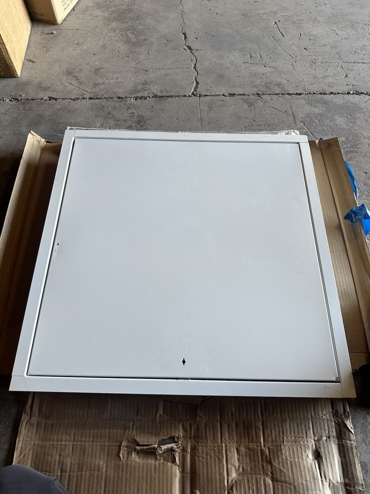 🔴Elmdor FRC24X24PC-DUL Fire Rated Access Door White Dual Purpose Lock‼️Scratch