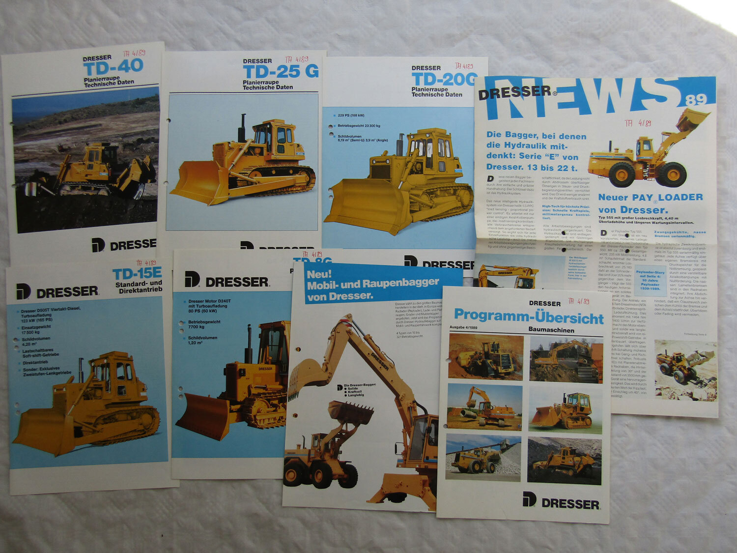 8 Prospekte Dresser TD-40 TD-25G TD-20G TD-15E TD-8G Raupen Programmübersicht