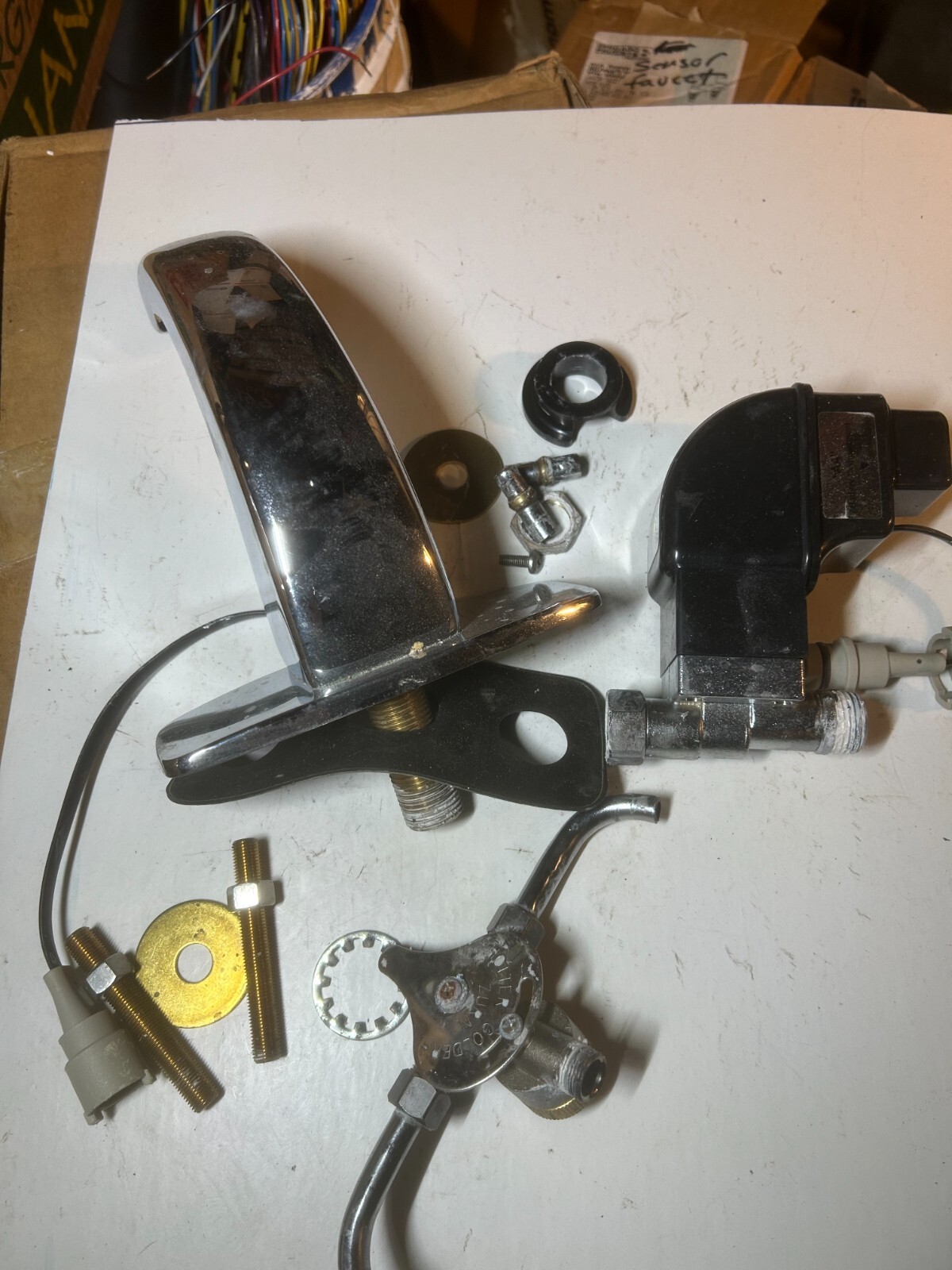 Zurn COMMERCIAL battery powered sensor faucet z6913 (12, 15) – USED OR FOR PARTS