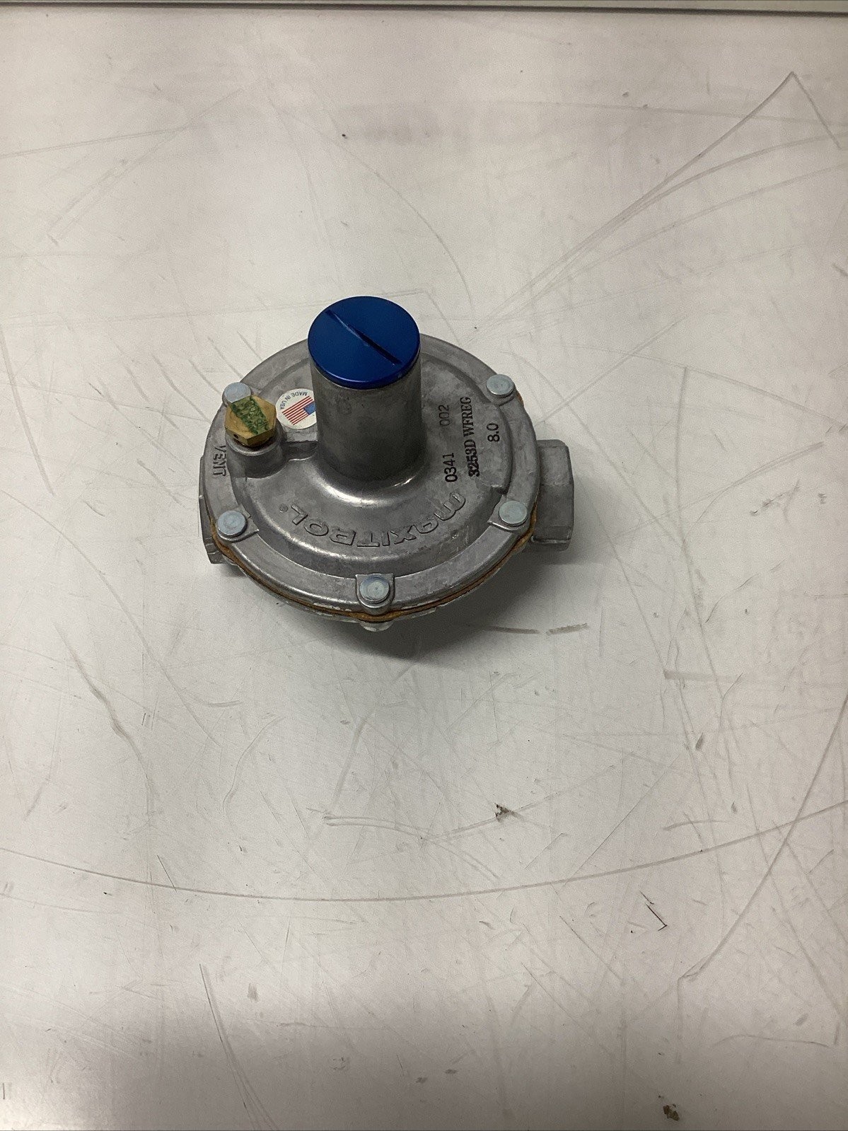 Maxitrol 3253D WFREG Natural Gas Regulator 1/2″ Vent Size Threaded S-416