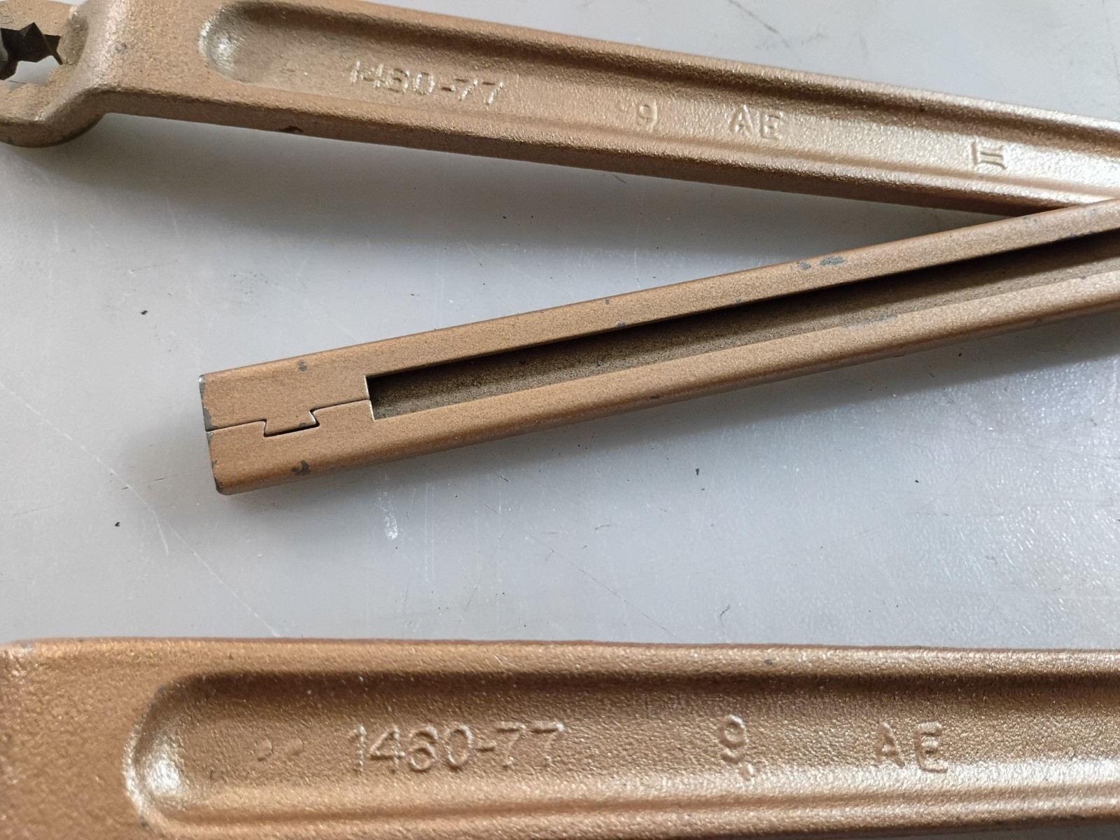 LCN 1460-3077 Regular Arm Satin Brass 696 LCN 1460 Series Lot of 2 Used