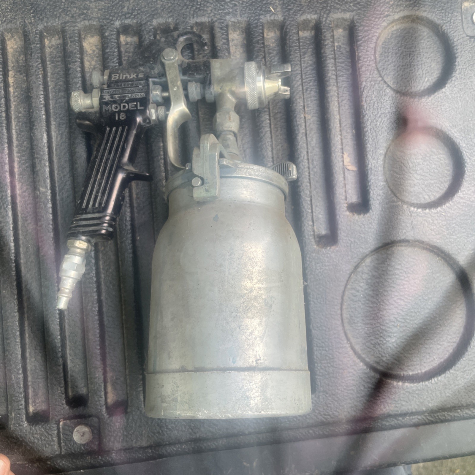 Binks Model 18 Spray Gun With 66SK Nozzle Sharpe Canister