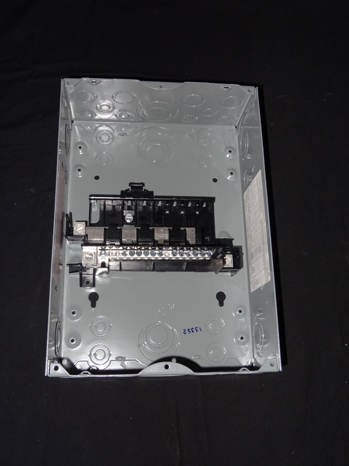 QO Square D 100A Circuit Breaker Load Center **SEE DESCRIPTION***